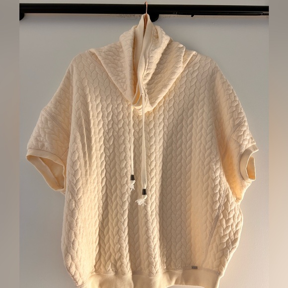 2 for 30$ 💕 Oversized poncho with cowl neck - Picture 5 of 12